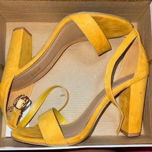 MUSTARD HEELS